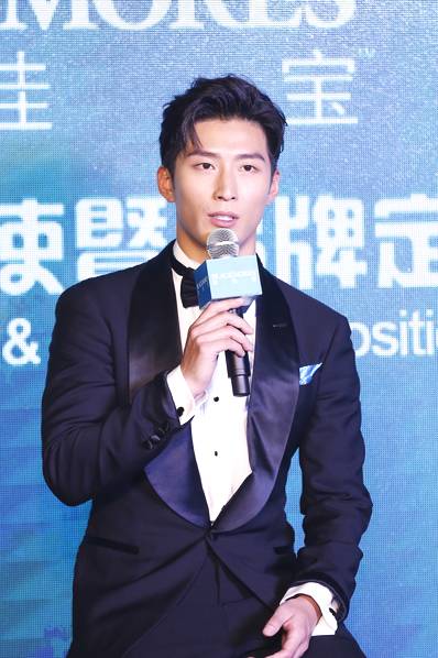 秋日生活打卡季这会儿看湖南卫视的电视剧李沁演的挺好的，想让她当鹏举的新娘，还有同事窦骁，赵丽颖，林心如