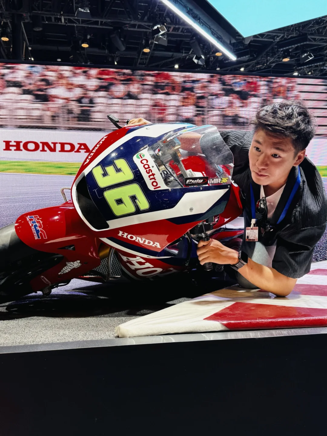 本田展台能骑赛车！坐 F1！拍照