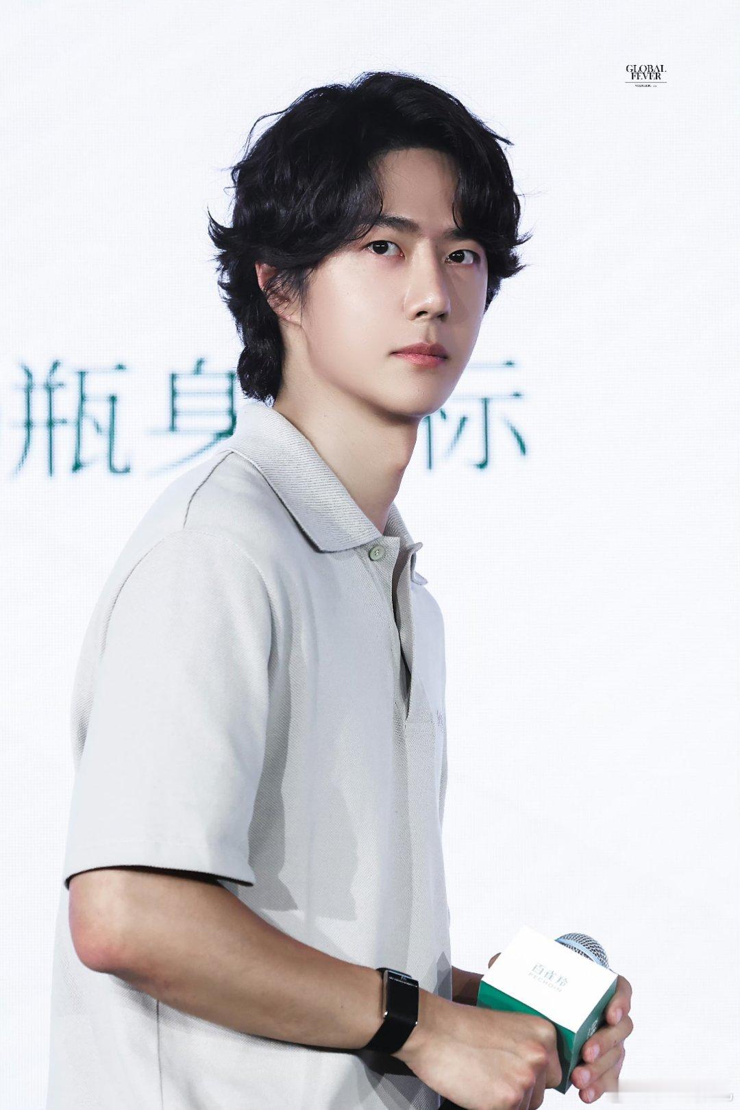 #王一博三场巴黎时装周行程#期待博帝闪耀巴黎[抱一抱][抱一抱][抱一抱][太开心][太开心][太开心] ​