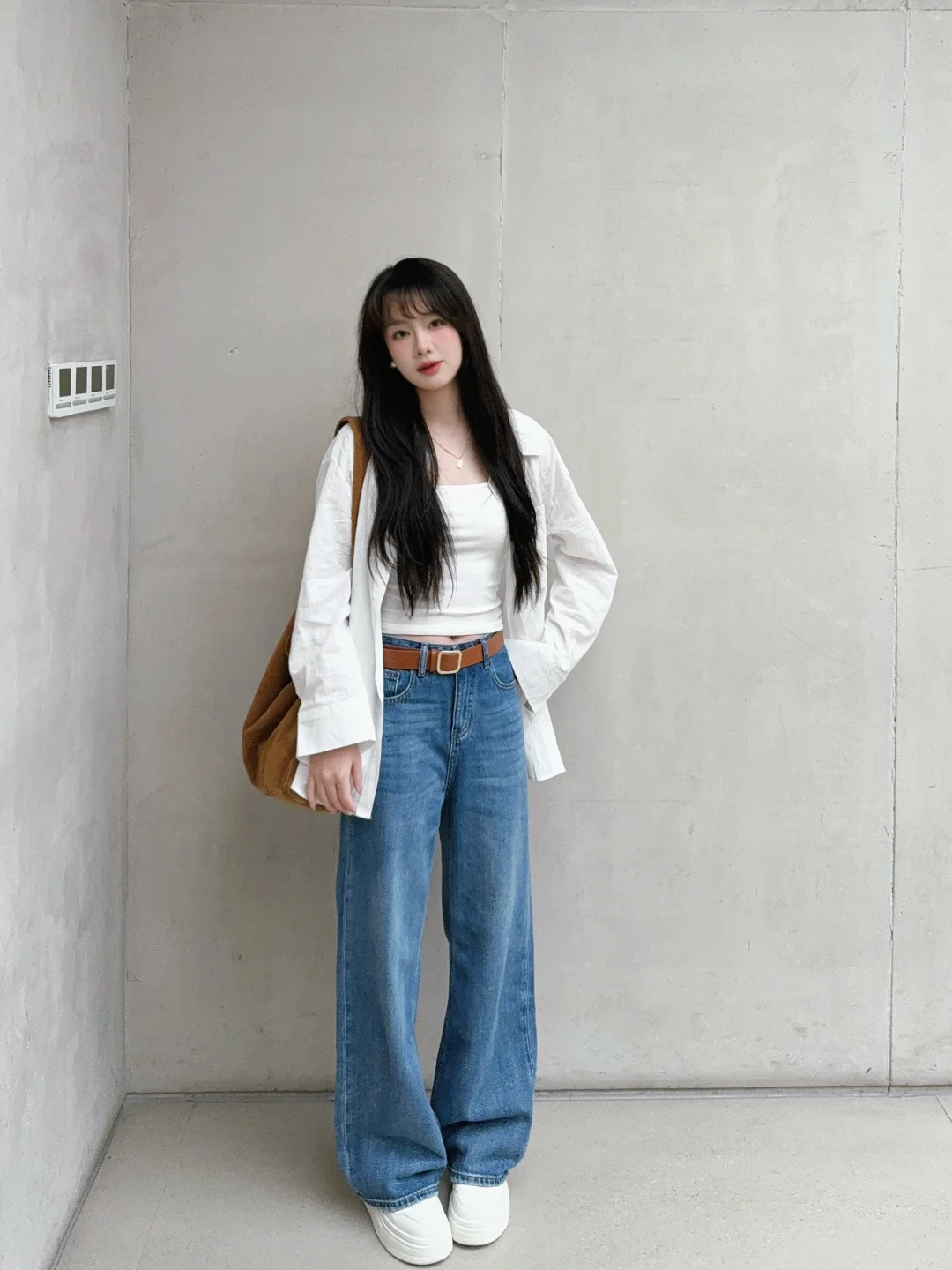 白衬衫牛仔裤 简单即美