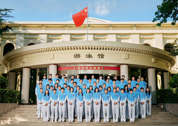亚运会泳队出征前大合照📷