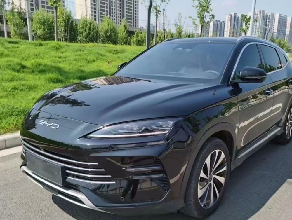手握14-19万，在二手宋PLUS DM-i和Model Y之间反复横跳，版本差搞清楚之前真不敢下手
新能源二手车的版本差异远比燃油车复杂，同样预算，一边是没有续航焦虑的插混，一边是驾控出色的纯电，很多人会在比亚迪宋 PLUS DM-i 与特斯拉 Model Y 之间摇摆，但其实两台车的定位完全不同