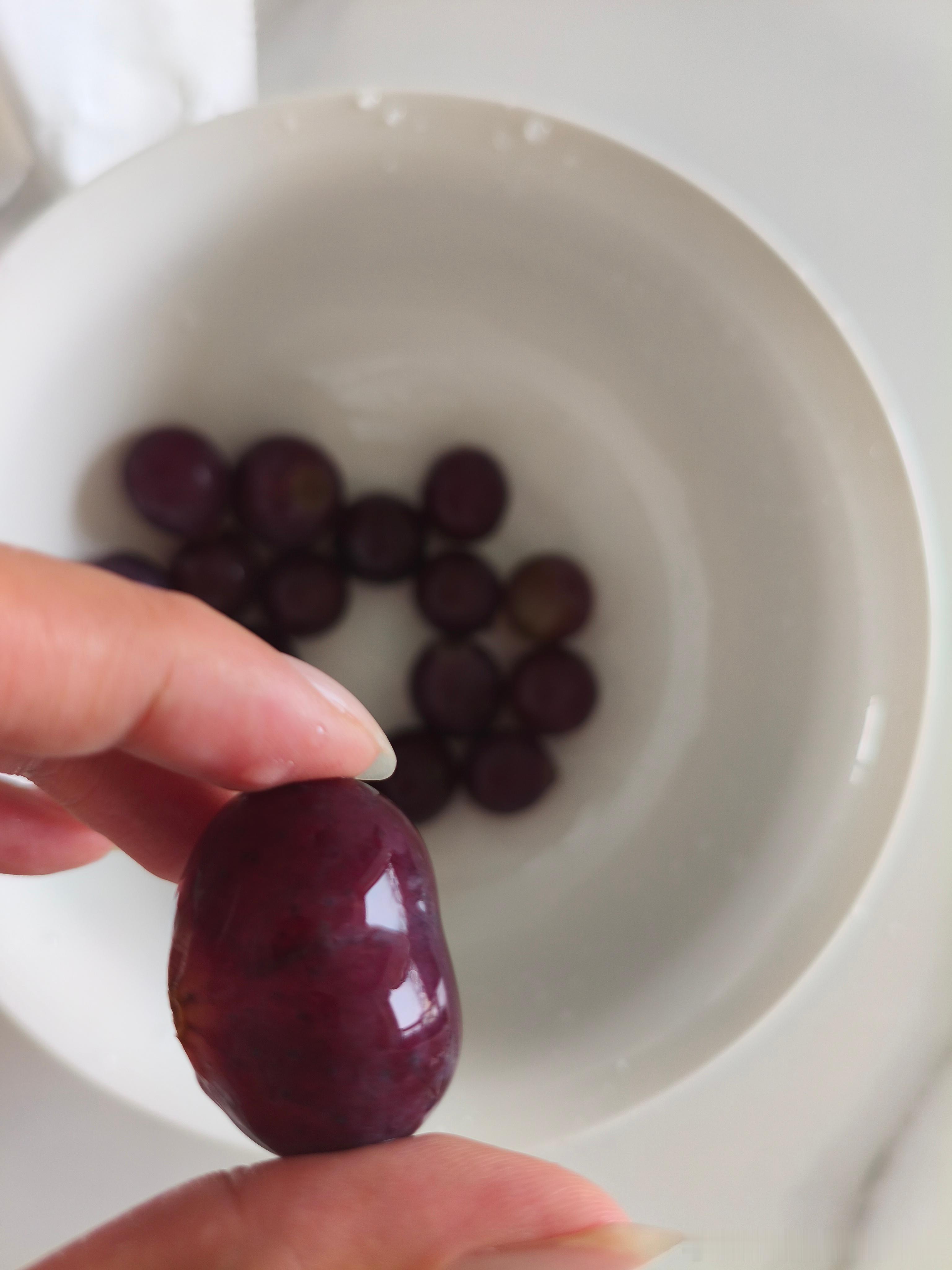 这个是双胞胎🍇把。哈哈，第一眼以为是坏了。后来发现，原来是twins...