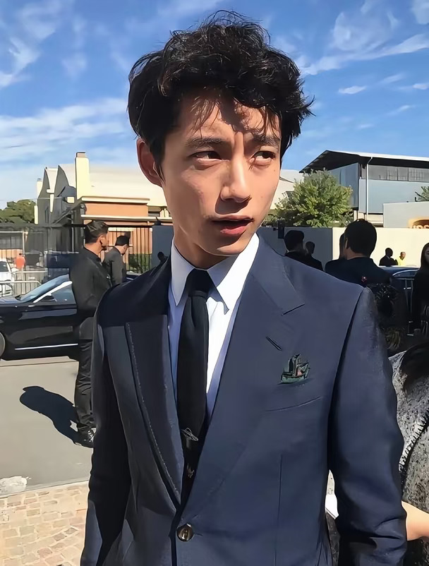 我信任的，交心的，心与心的
我爱的 坂口健太郎，我不认识了
#日娱 #坂口健太郎 #坂口健太郎结婚