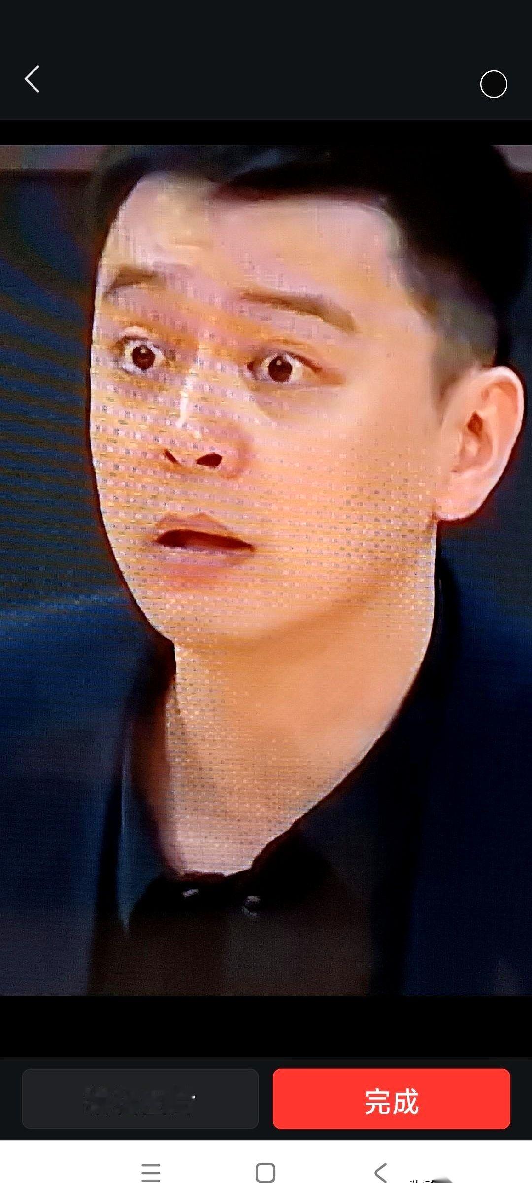 广东男篮在季前赛打了三场之后，球迷圈里冒出了一个搁在过去很难想象的想法：球队既然能放下面子去签前辽篮的外援，干脆趁杨鸣还没确定下家，直接把他也请来执教。
大家之所以把话说得这么不留余地，起因是球队这三场季前赛的表现让人看着揪心。在一些球迷眼里，球队急匆匆签下前辽篮首席外援弗格，说明宏远管理层确实着急