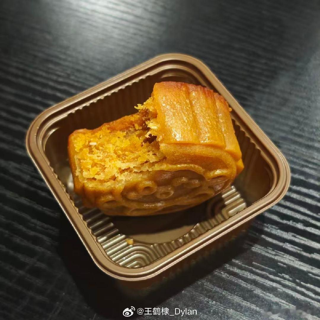 这是什么馅的 感觉好好吃#王鹤棣超话##王鹤棣[超话]# ​