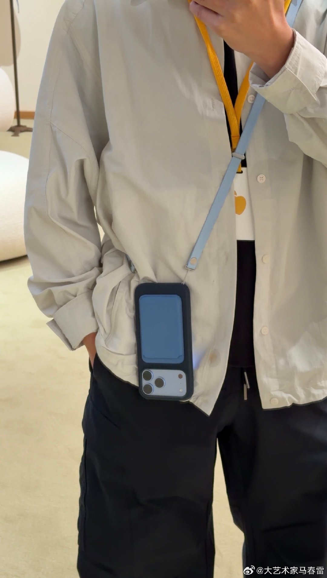 苹果全套新品，已穿戴好。P1的白色陶瓷Apple Watch 12，搭配白色iPhone Duo也太好看了！Watch买就要选白色陶瓷，熊猫配色喜欢喜欢#苹果发布会##iphoneduo##iphone18pro# ​