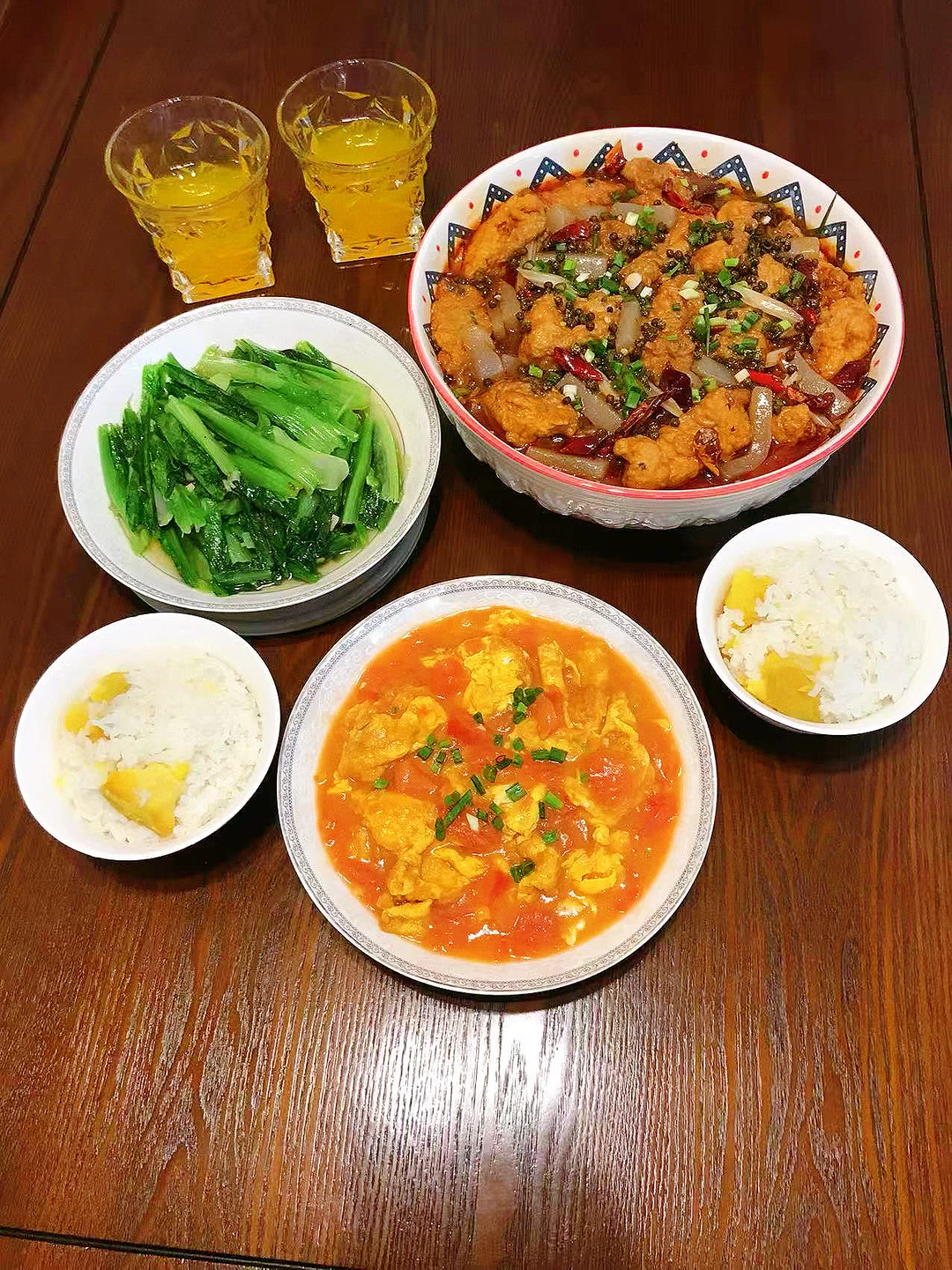 二人食晚餐，在家做好吃又下饭的家常快手菜！ 1️⃣太安鱼 2️⃣番茄炒...