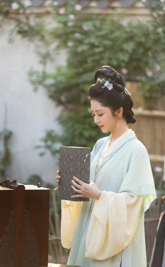 #兰香如故复更#更新了大家都去看！今晚剧情好好看[捂嘴哭][捂嘴哭] ​