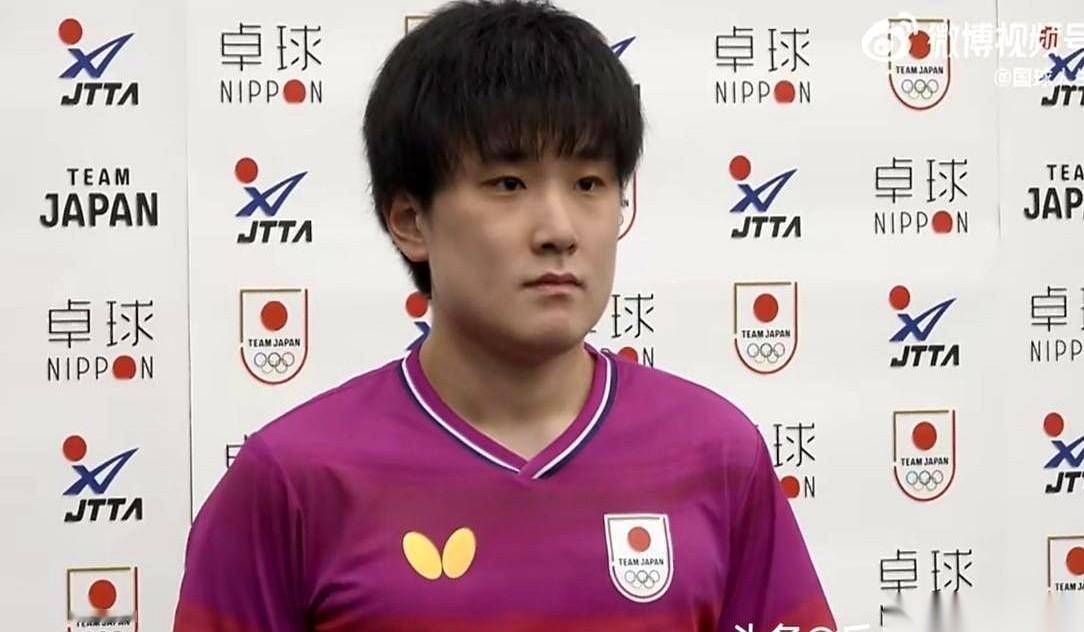 日本乒协刚刚放出了张本智和在名古屋亚运会前的采访实录。在这场于他老家举办的大赛开打前，这位国乒的头号对手，直接把野心拍在了桌面上。
他不仅放话要把多个项目的金牌全留下来，更毫不避讳地冲着镜头甩出一记直球：“我已经找到了对抗中国队的办法。”
采访中，张本智和没有任何含糊其辞。承认中国队实力顶尖，不过是