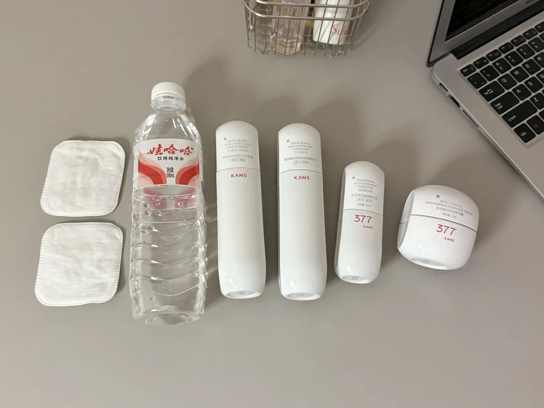 鬼东西，连屁股缝都白了！！！