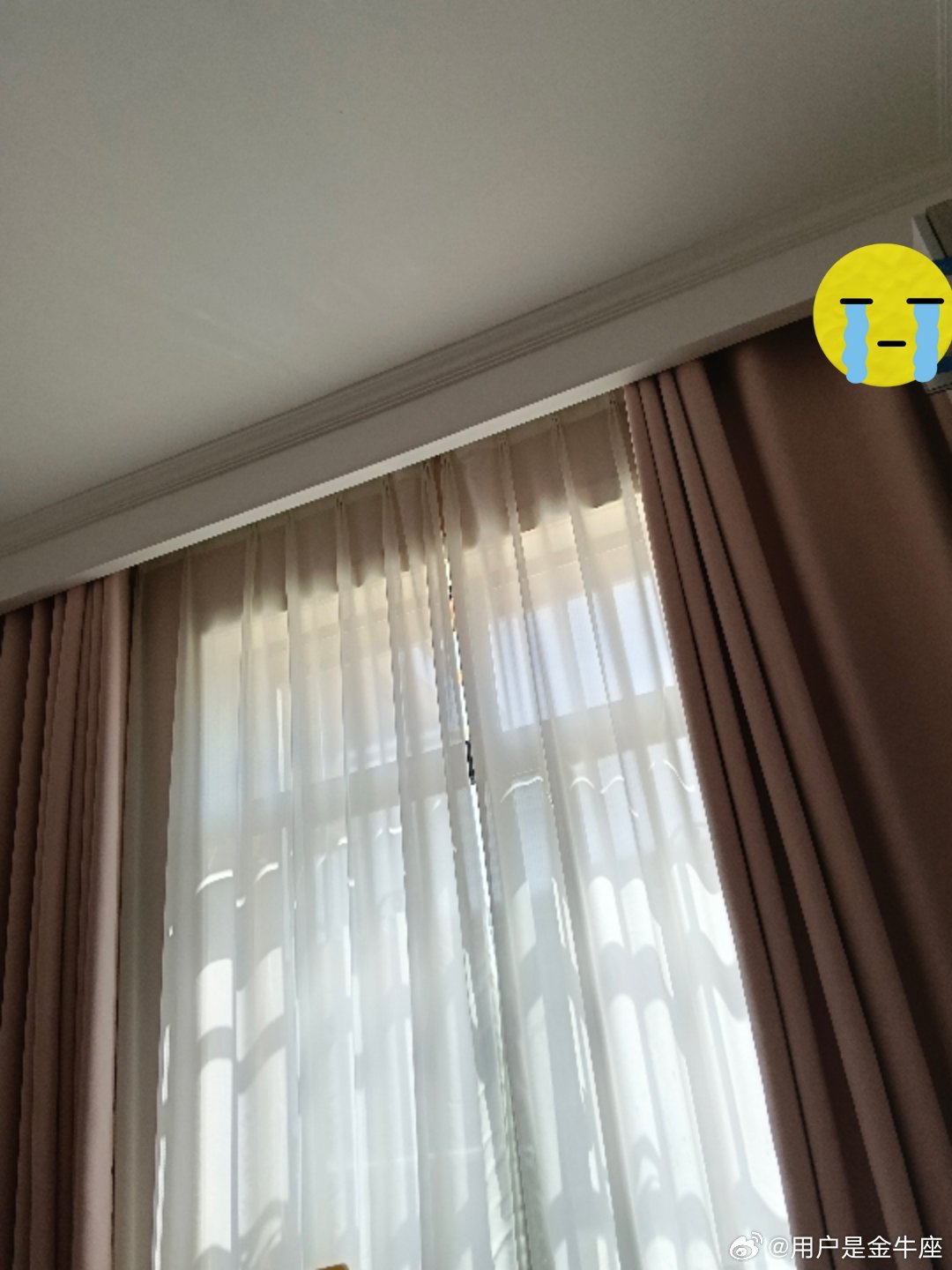 老天奶啊真的不想补课哇[泪][泪]要坐二个小时还和那个儿子不认识[允悲]虽然只剩俩天就补完了[鼓掌][鼓掌]但是我还是不想去[苦涩][苦涩][苦涩] ​