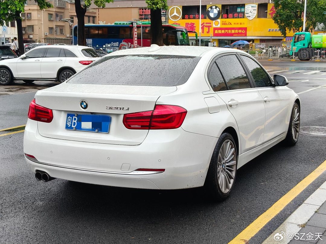 宝马320Li
2018年3月2.0T时尚型 一手家用 9万公里 前置后驱 天窗 防爆胎 一键启动 前后雷达 倒车影像 自动空调 后排出风 多功能方向盘 电动真皮记忆座椅 ​