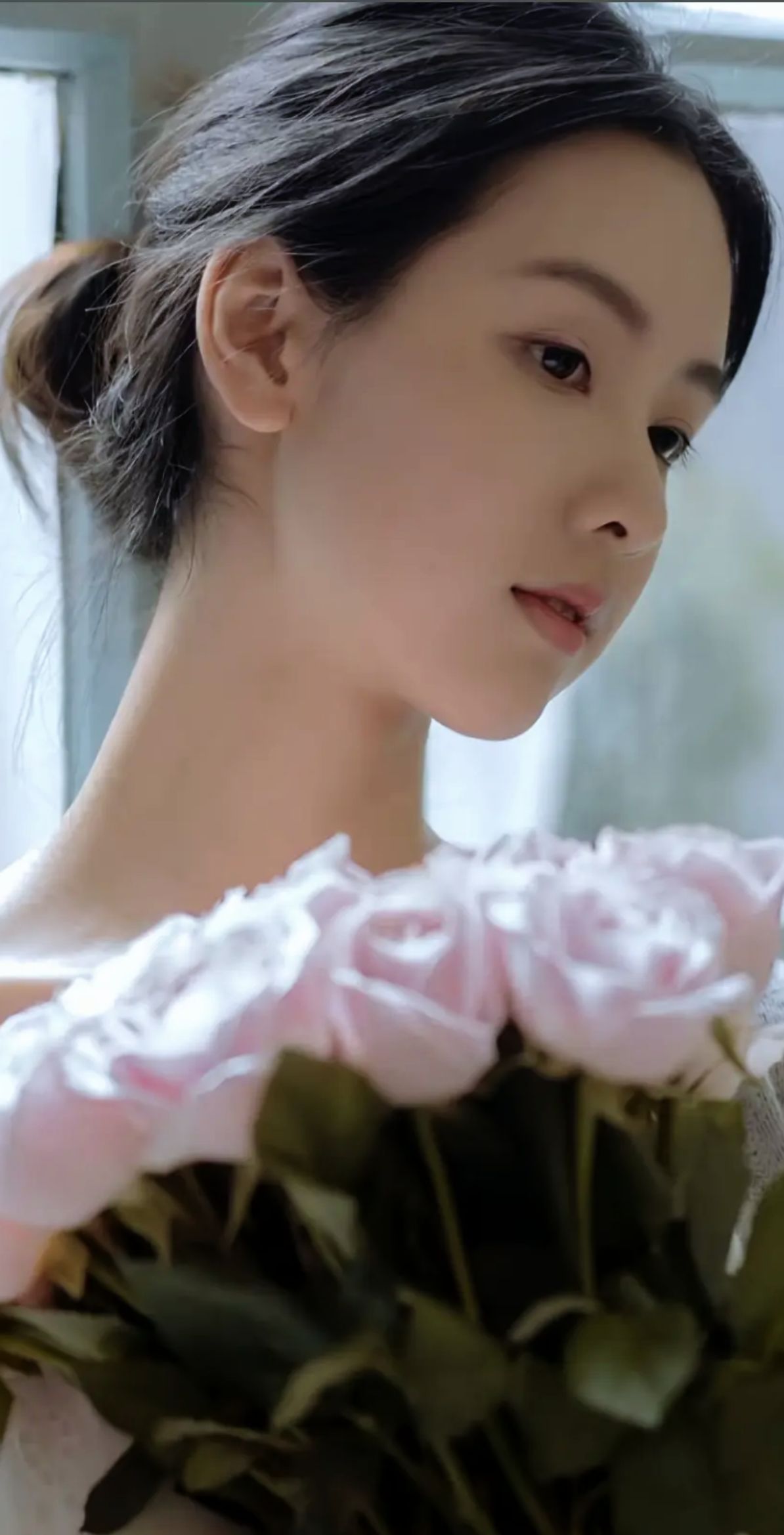 陈都灵 温柔氛围感写真 少女与花的私语