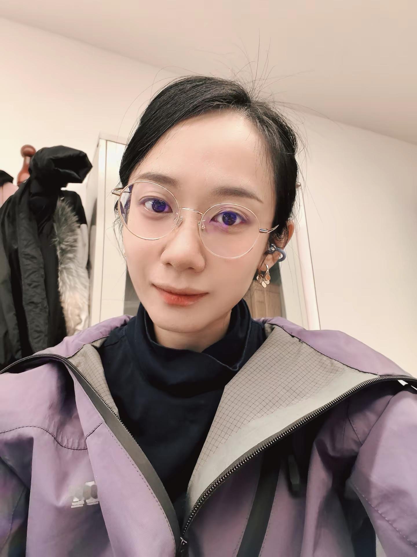 <p>爱健身的小姐姐又上线了 健身静心 <!--{img:0}--><...