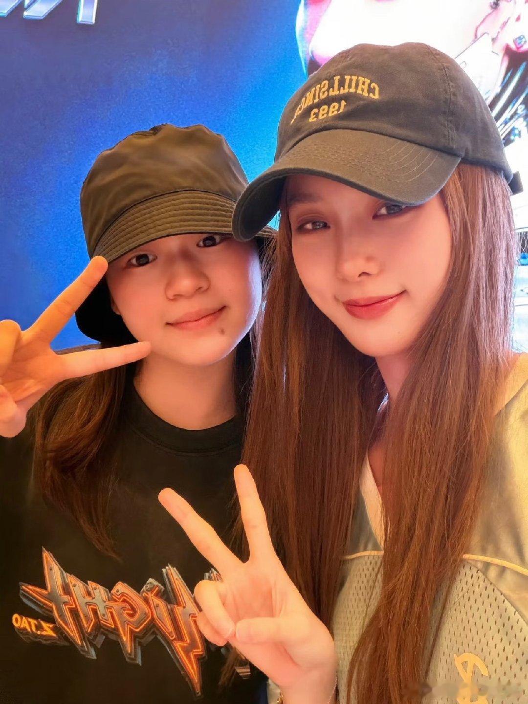 黄子韬和徐艺洋真的把全红婵当妹妹一样宠爱8月4日，徐艺洋在社交平台晒出...