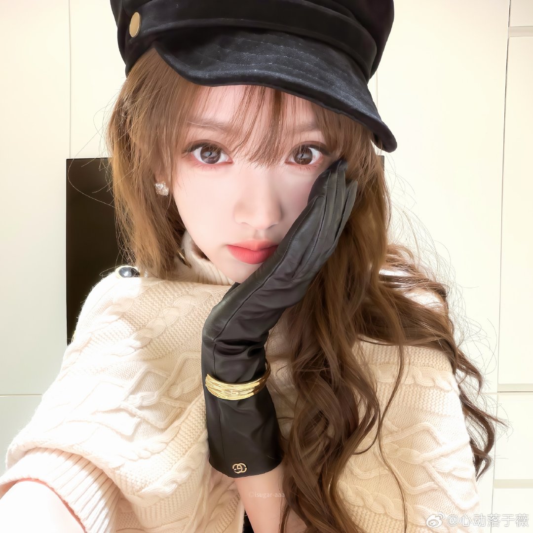 #田曦薇[超话]#txw#田曦薇春风吹又生# txw#田曦薇嫁金钗# 

薇薇的新妆造 好米好米 就这一双水灵灵的大眼睛望着我

​