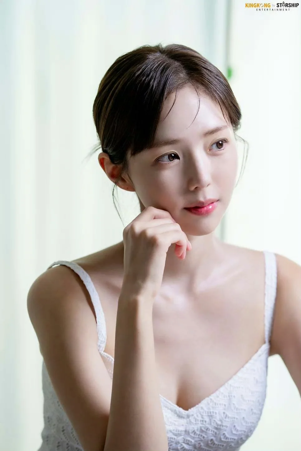 [美女二季度概况＆绝美图18张-蔡秀彬]