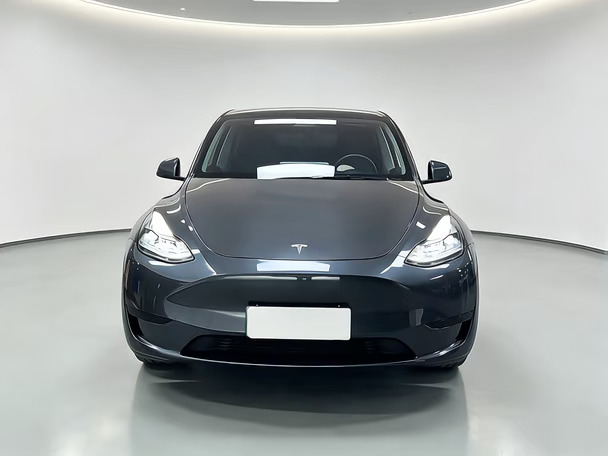 21年的特斯拉 Model Y
后轮驱动版，后置后驱，纯电动，单速固定齿比变速箱。
#二手车 #苏州二手车 #特斯拉Y