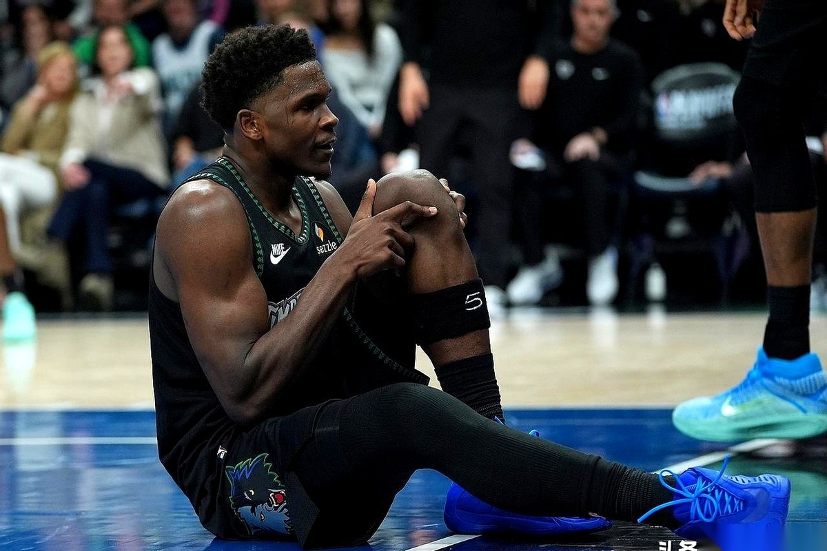 爱德华兹的检查报告出来了。 刚看到“韧带无损”四个字，森林狼球迷的心放...