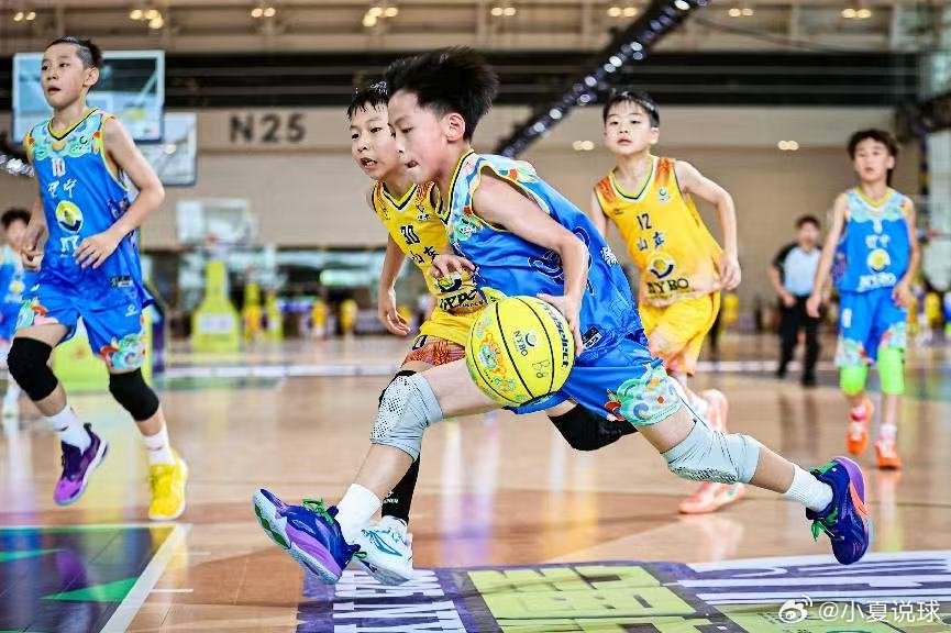 7月25日，2025-2026赛季中国人寿·NYBO青少年篮球公开赛全...