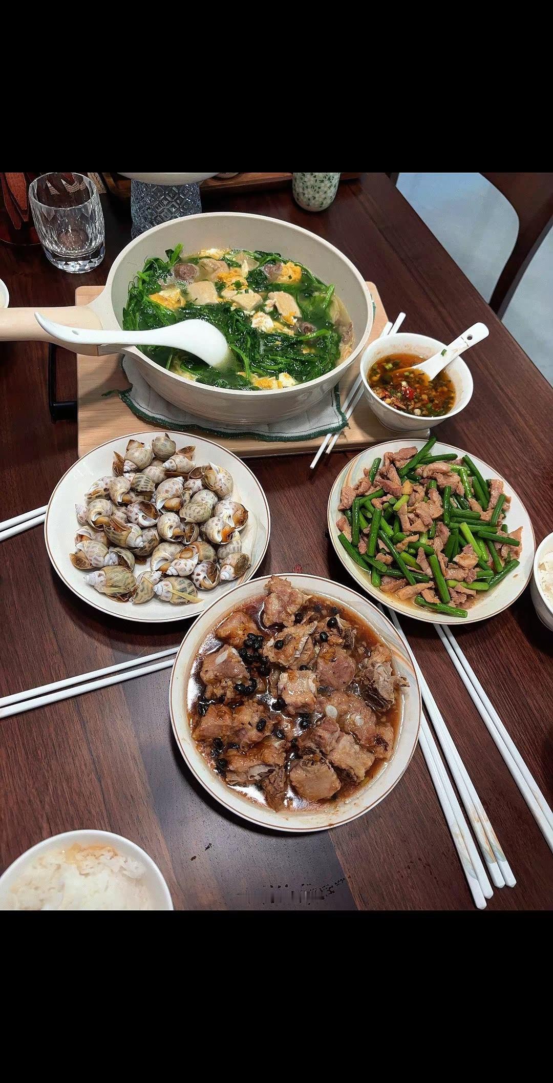 当你把人性看透，你就会喜欢独处，不愿意掺合无效社交，更不会讨好任何人……