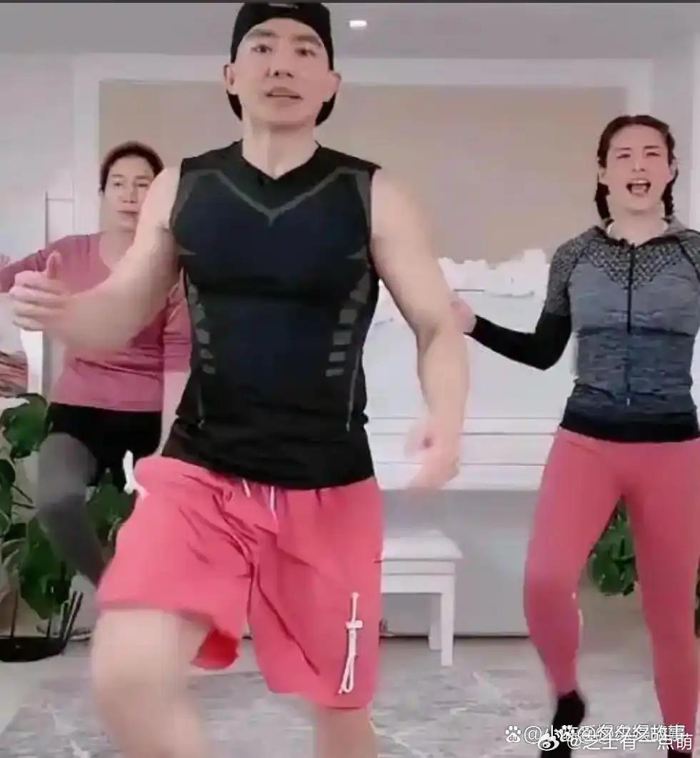刘畊宏直播间观看人数持续下滑，关键原因根本不是开启带货，而是好多网友发现，长期跟着跳操之后减重效果没想象中理想 ​