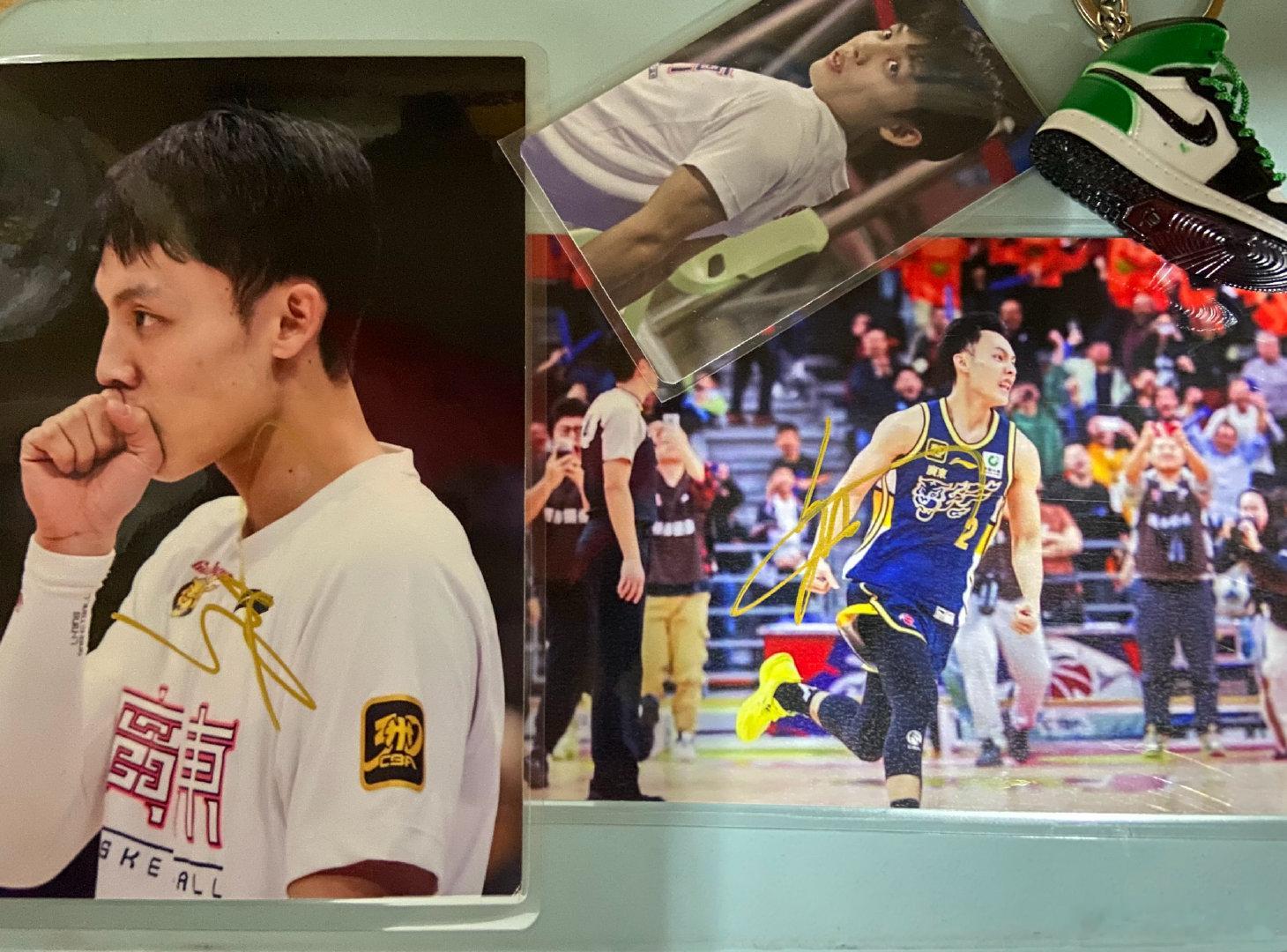 #广东宏远[超话]##广东宏远球迷嘉年华# 期待球队新赛季，全新面貌。广东宏远加油，继续去现场支持你们，从小就跟着爷爷看宏远打球，长大去现场看才知道现场的震撼。新赛季球员健健康康打球，打出宏远精神!新赛季一起努力!继续去现场支持球队 ​