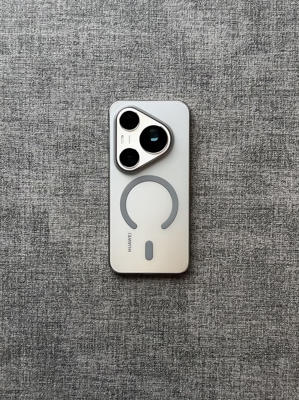 来，看我手上的新手机！📱