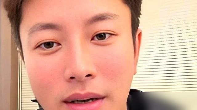 贾乃亮在直播间被人怼脸问还没赚够？，他直接摊牌了：8年没剧组找他，没人敢用他。
这话不假。陈赫早跑去做贤合庄了，巅峰800家店，加盟费收麻了，后来店黄了，人早撤了。朱梓骁更干脆，直接说拍戏就是为了务实赚钱，现在直播间卖无骨鸡爪卖成当家爆款。
贾乃亮说，他尴尬，演偶像剧年纪大了，演正剧天赋又差点意