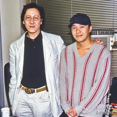 周星驰真正的贵人是向华胜。

李修贤是领他进电影圈的人，向华胜是把他捧上“喜剧之王”宝座的人。
 
一、向华胜对周星驰的关键成全
 
永盛兄弟分工很清晰：向华胜主抓电影项目、选演员、定创作方向；向华强负责江湖人脉、对外摆平事务。
 
1. 接手合约，给到顶级资源
周星驰凭借《赌圣》爆红之后，李修贤把