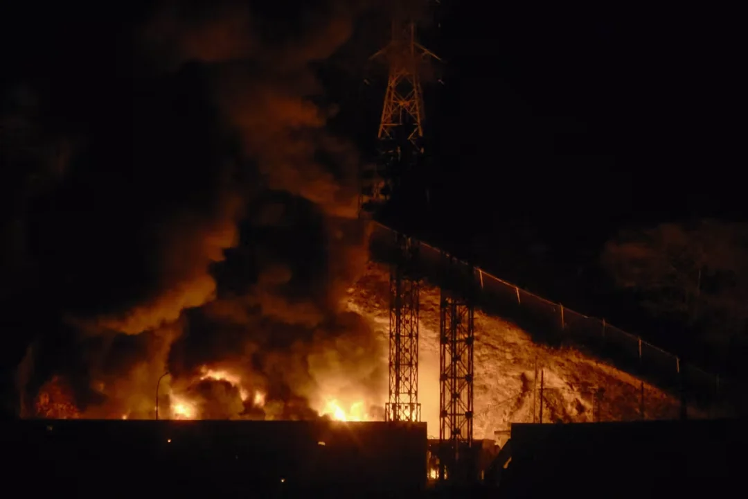 美国打击委内瑞拉，特朗普称已抓获马杜罗