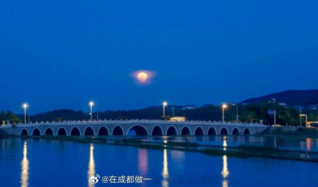 有一个案件相当棘手，当事人给我打电话，提到如果能够减损，在合同约定的律师费之外，可以按照减损的金额给予“感谢”和“奖励”。我严厉拒绝，说道：我从来不在谈好的律师费之外多收当事人的律师费，我只挣自己应该挣的钱。不管案件多么棘手、多么疑难，既然我接受了委托，必定用自己的所学维护当事人最大的合法权益，（当事人无须再考虑额外给律师费，我也）肯定尽力达到最好的结果。
