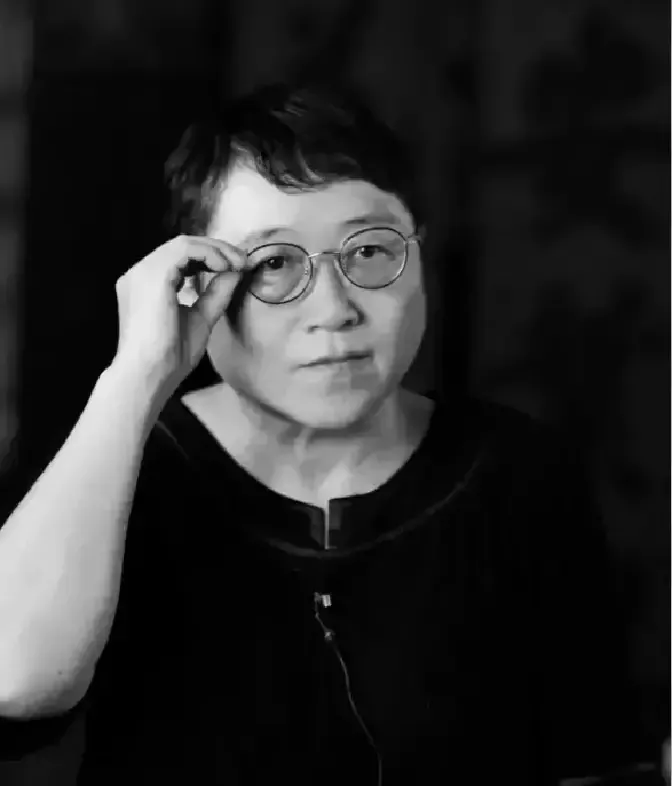 李银河一句“男人给性女人要爱”被剪成短视频疯转，三亿阅读直接把老太太送...