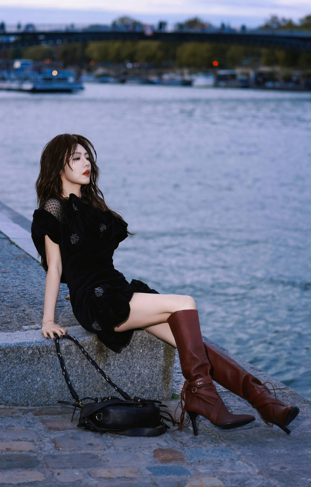 #生活手记#蔡文静，好喜欢她的性格。#谁不想躺在蔡文静腿上呢# ​