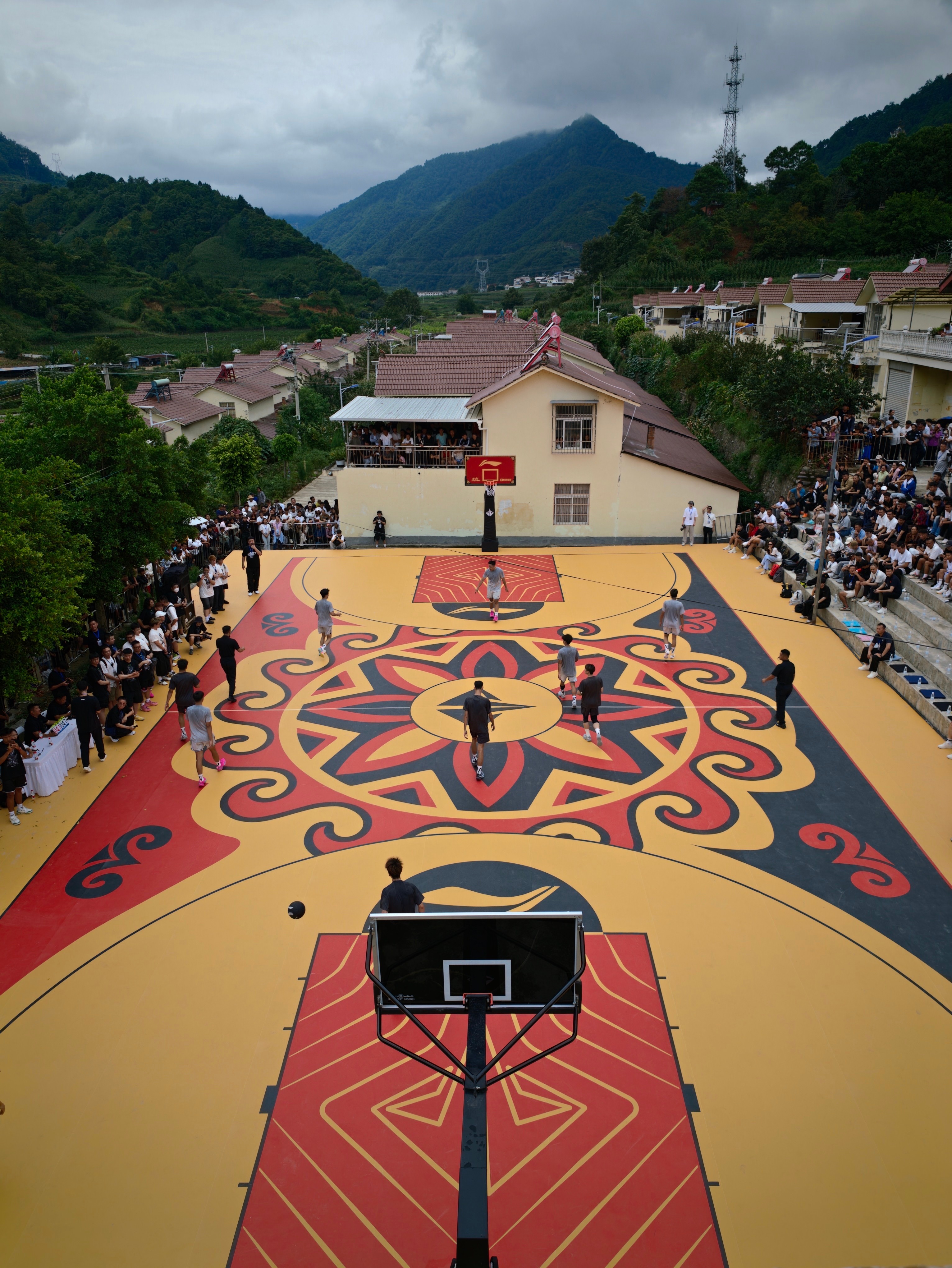 当NBA球星来到你的家乡——  吉米巴特勒的中国行第一站不是去成都，而...