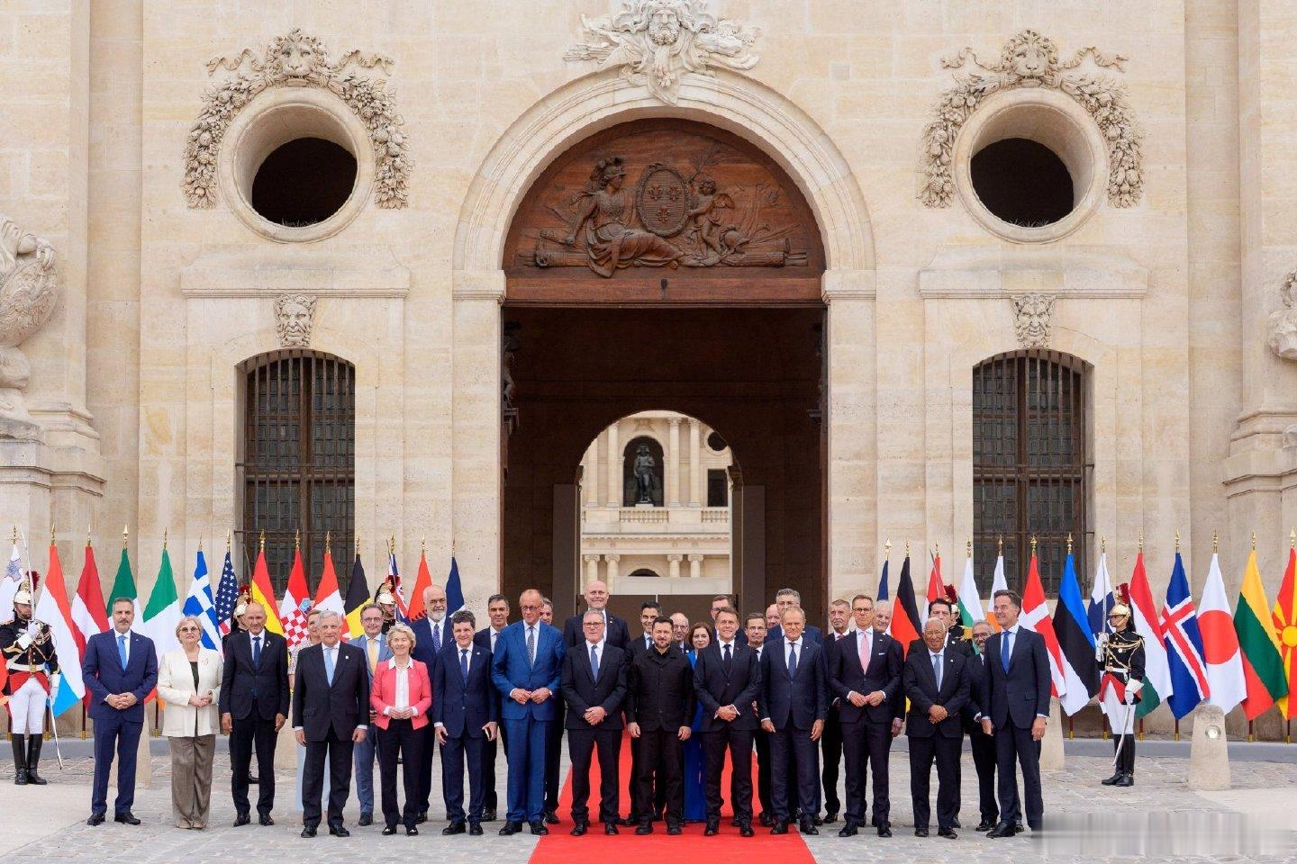 乌克兰新总司令德拉把帝是一个实战经验丰富且专业军人，德拉把帝是乌克兰站...