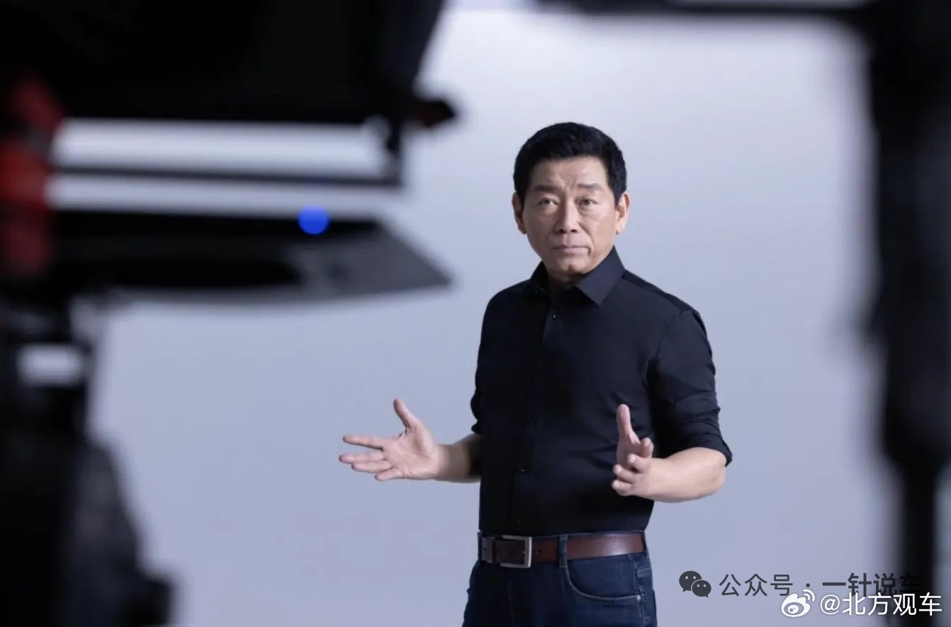 魏建军：长城汽车36年来，没有造过一辆“速成车”
近日，长城汽车董事长魏建军就“速成车”话题发文表态。他在个人社交平台上一则关于长城汽车智能驾驶试验场的推文中称：别的我不敢说，我敢说长城汽车36年来，没有造过一辆“速成车”。上汽大众大众品牌营销事业执行总监李俊在车展媒体日的发布会上， ​