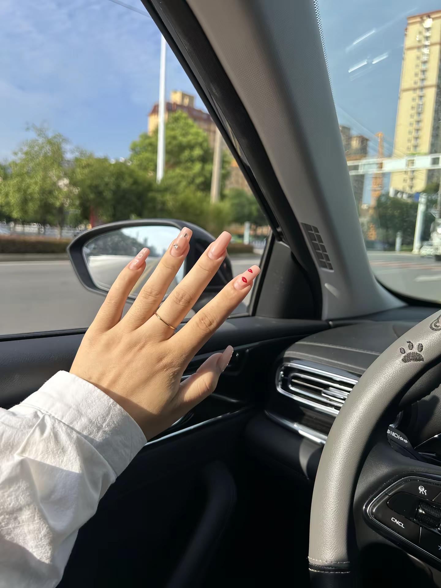 帝豪。是我亲自选的 怎么能不爱呢 开吉利的女司机 吉利汽车 第五代帝豪 帝豪