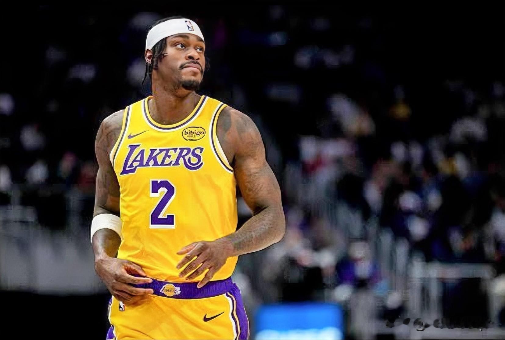 🏀连续3场0分钟！湖人球迷集体破防，怒喷雷迪克用人

湖人球迷炸锅，疯狂吐槽主帅雷迪克用人！
范德比尔特新赛季开赛三连战，出场时间全部是0分钟！

球迷直言：现在看着都像私人恩怨！

上一场对阵爵士，湖人内线体型和对抗被对手碾压，篮板被爆。

就算范德比尔特有短板，雷迪克也放下偏见，该给范德彪一些上