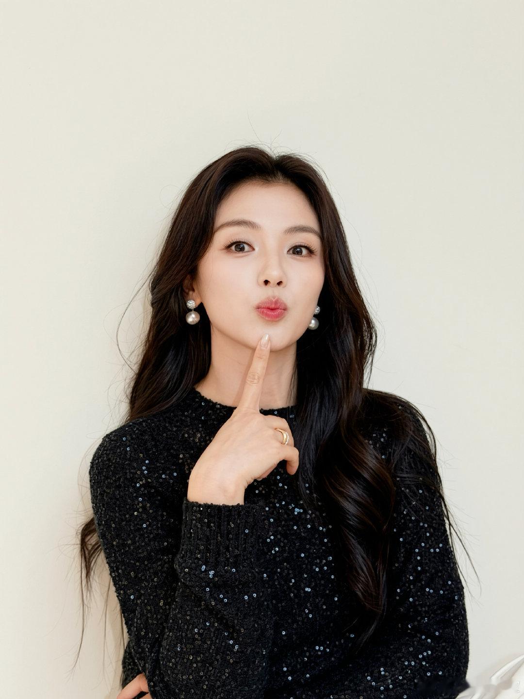 谁帮我把这几张图发给女娲娘娘 
请她把我下辈子的脸捏成刘涛这样[捂嘴哭] ​
