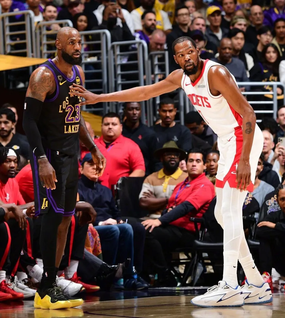 湖人又迎来好消息了，杜兰特缺阵对湖人的第四战，火箭如果第四战取胜，第五...