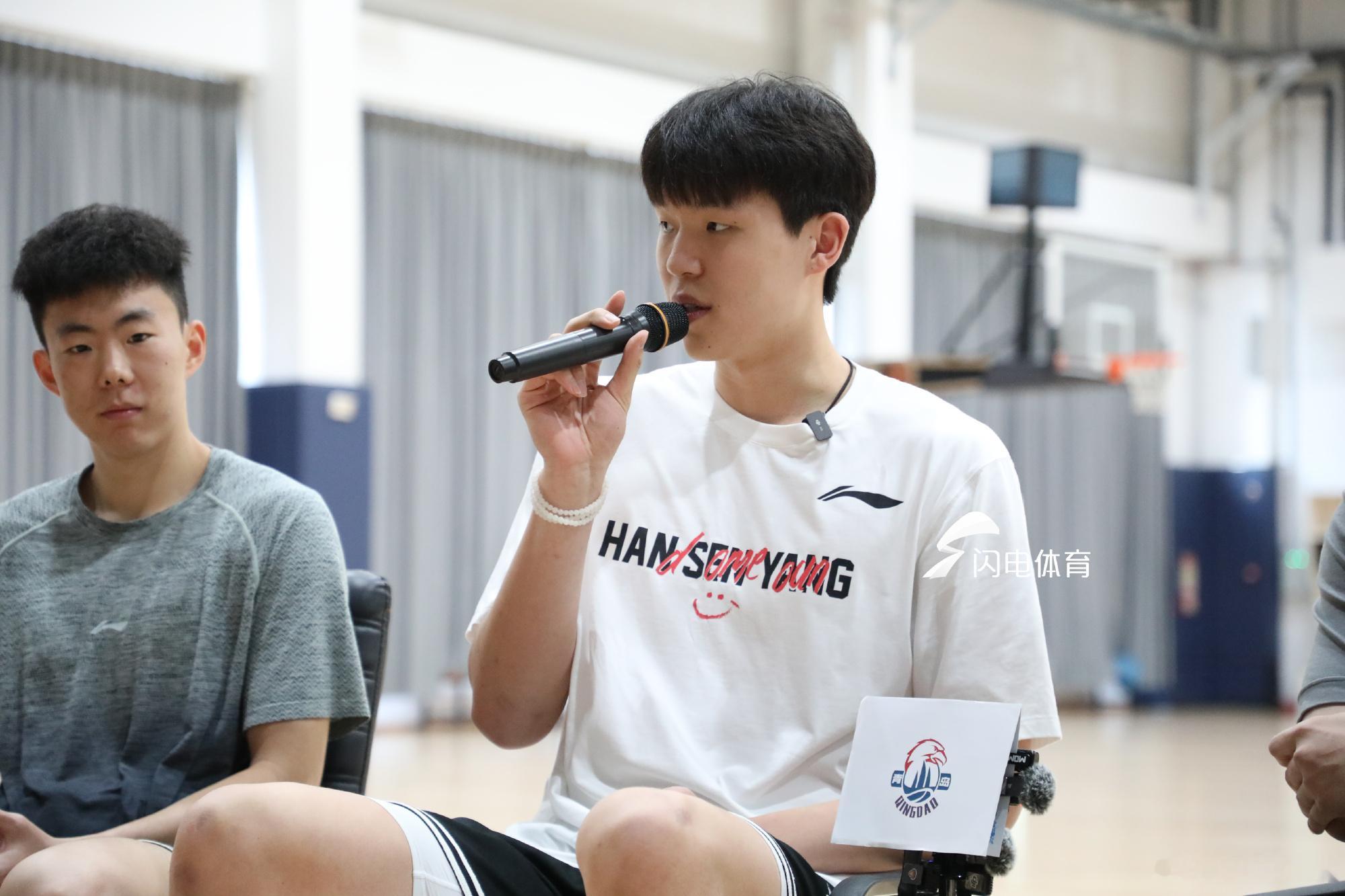 夏联-魔术加时力克开拓者 杨瀚森生病缺阵 基诺内斯30+8比赛伊始，开...
