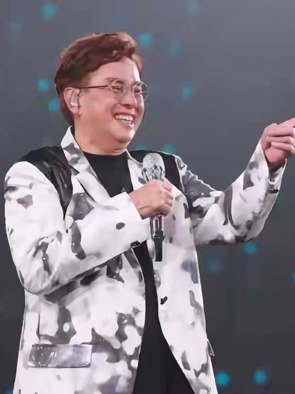 红馆终场封神😭谭咏麟刘德华李克勤老友相拥