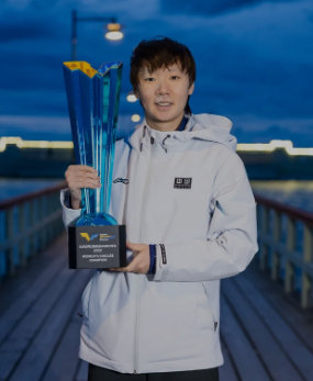 王艺迪4-2赢张本美和、王曼昱4-2赢王艺迪。一个接一个，国乒女单用三...