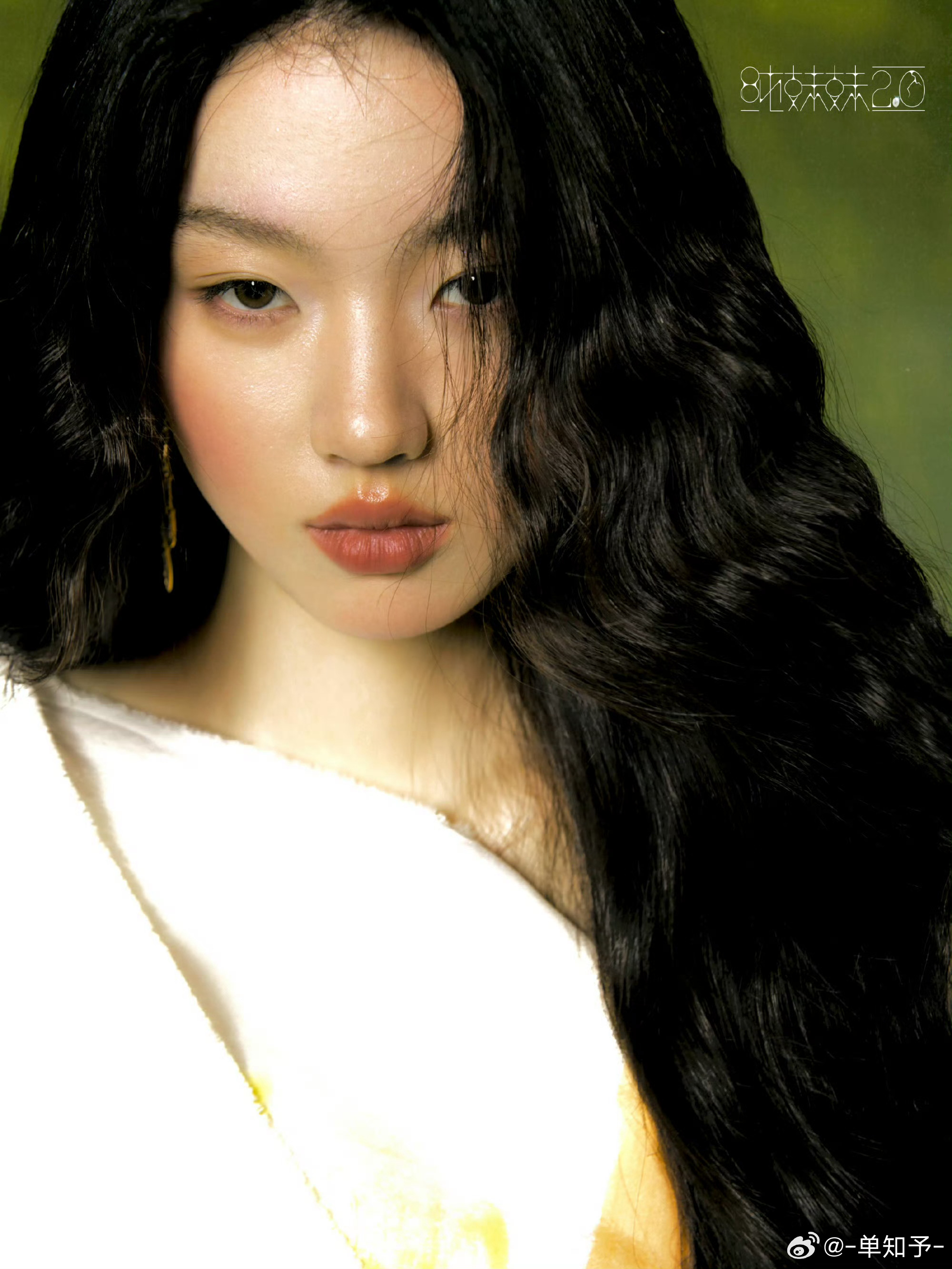 #单依纯[超话]# 去找一个能把我哄睡的人 你不行  你只能把我美哭  除非你自己来​