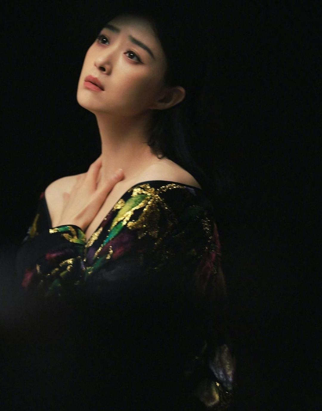 1.贾乃亮已经在计划生二胎，至于前妻怎么闹都没有用，甜馨也知道父母的无法再破镜重圆了。
2.向佐自己的生活都是一地鸡毛，但又特别喜欢管教弟弟，表演得都让自己相信了兄弟情深的戏码。
3.鞠婧祎和郭俊辰是不会有火花的，一点可能都没有。
4.杨洋现在是单身。
5.蒋欣减肥期间放纵餐，比如鸡肉炖土豆， ​