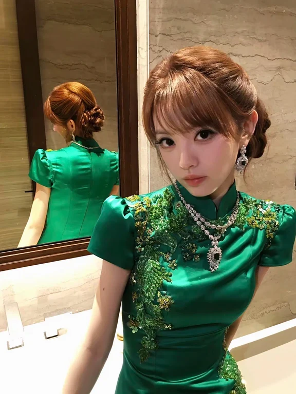 人比花娇