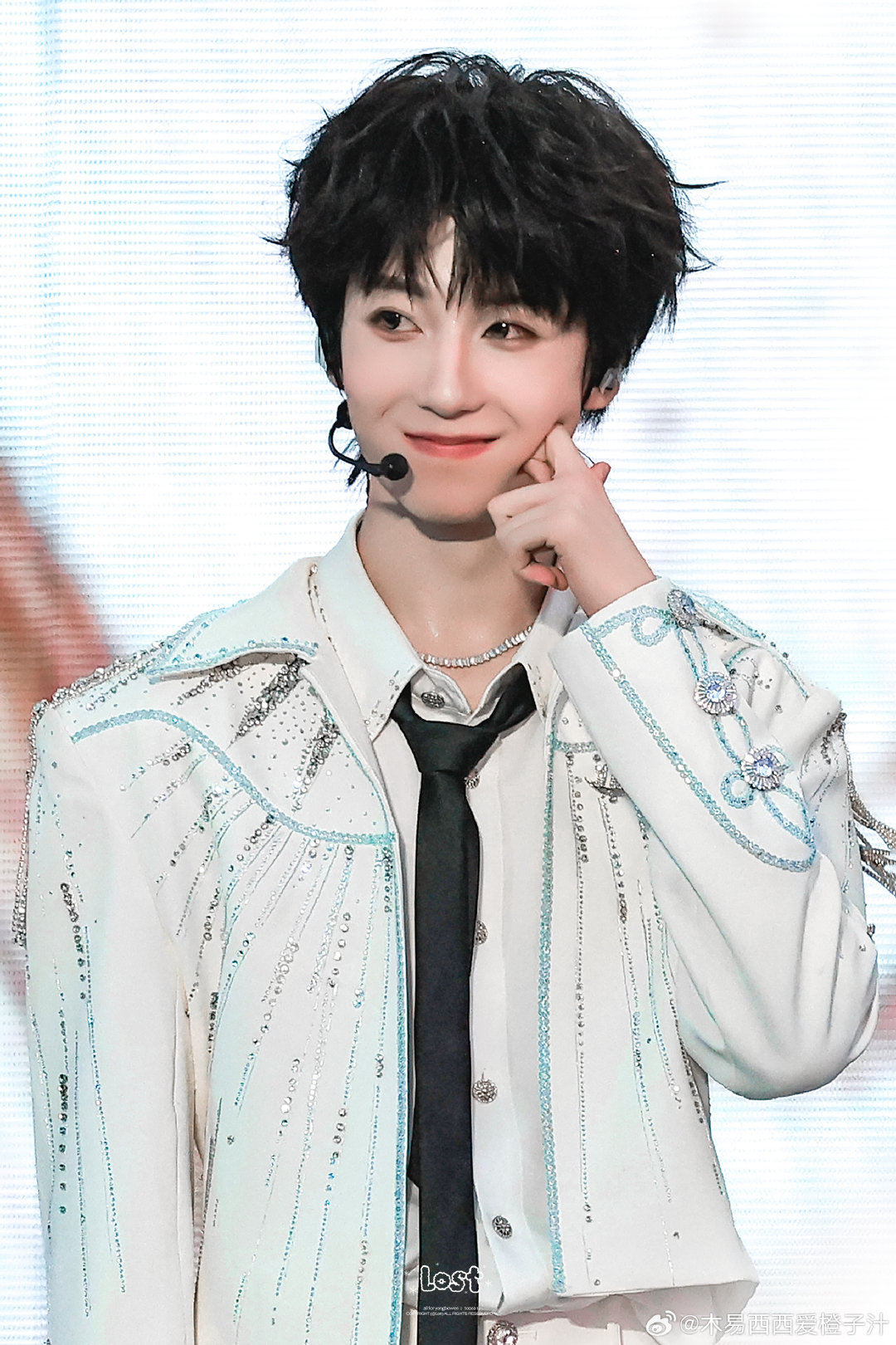 #杨博文YBW[超话]# 💖#杨博文周扬#💕#杨博文我们的少年时代2#

见到你那一刻我心里有场海啸，可我静静站着，没有让任何人知道.

​