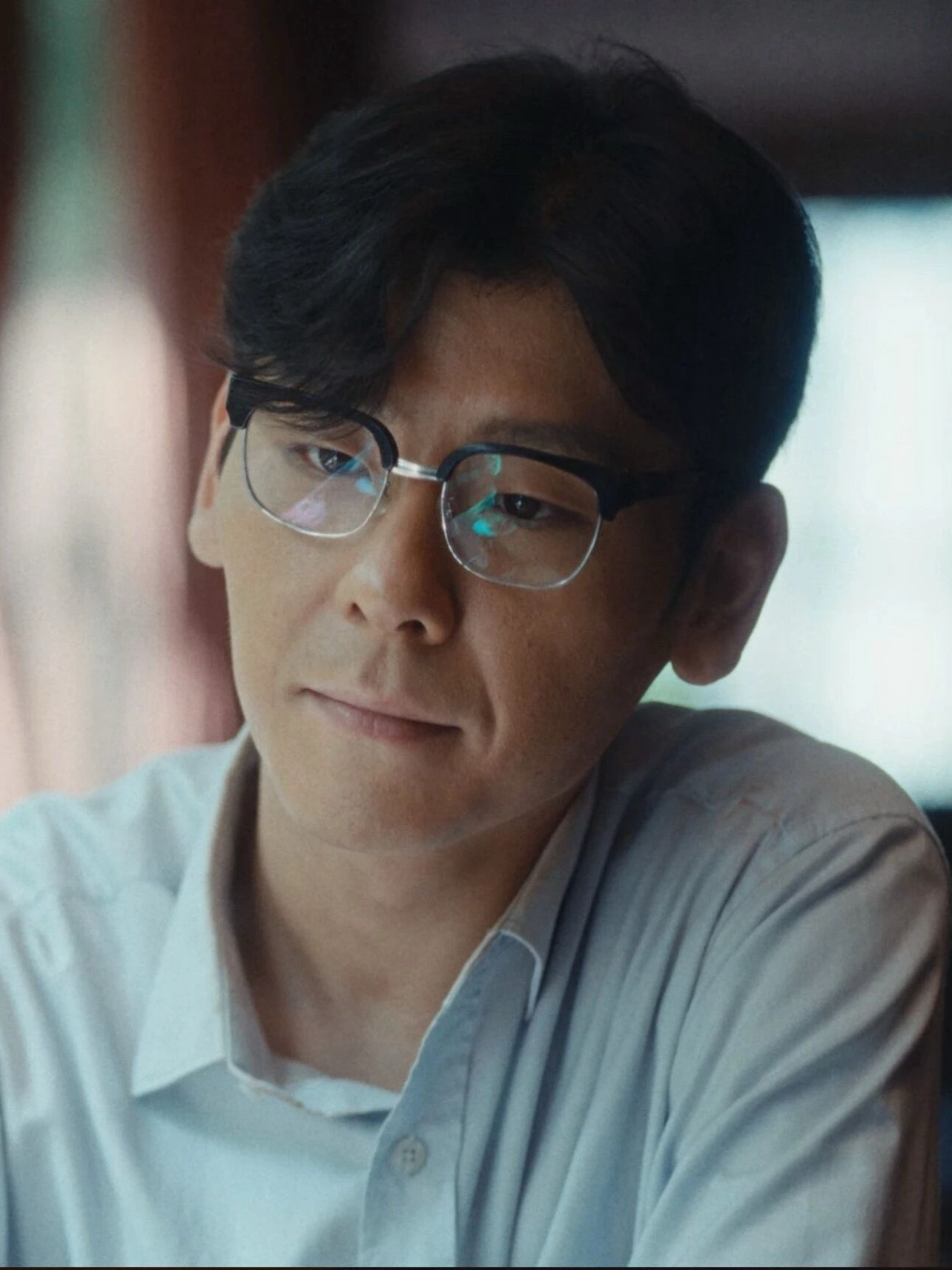 《重器》终于理解了，导演为什么要请蒋奇明饰演余高远了。

《重器》刚播出时，看到由蒋奇明饰演的余高远，好多人都觉得余高远的形象和气质少了些法律人的威严和正气，觉得导演选角有些失败。

随着剧情的推进，看到余高远在李乡案子和毕业分配时的表现，以及他对待夏英杰和张丽慧的态度，发现导演让蒋奇明饰演余高远，